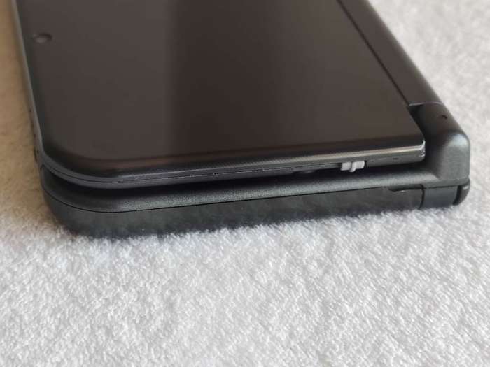 `New` Nintendo 3DS XL Console
