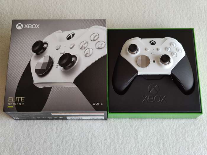 Xbox Elite Series 2 Core Wireless Controller + Component Pack - Xbox One / Windows