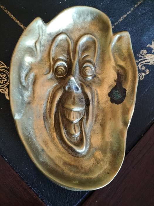Late 19 th Century English Cast Brass Novelty Face Pin Tray Dish