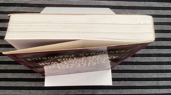 LIFE ON COMMANDO by Fransjohan Pretorius. Excellent Condition.