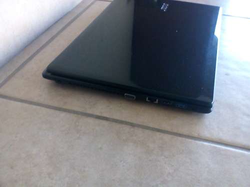 **Touch Screen** Acer Aspire E5-471P - 14" - Intel Core i3-4030U - 1TB HDD - 4GB RAM - HDMI - Win 10