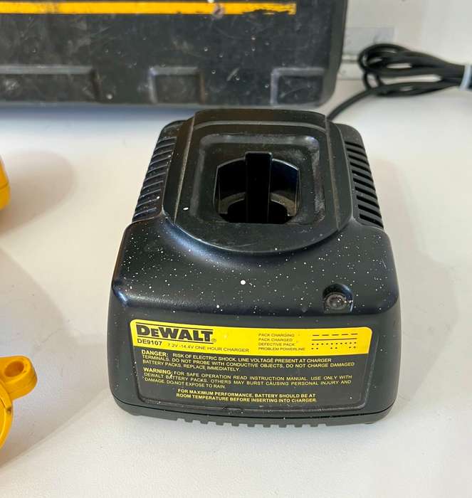 Dewalt DW972 12v cordless adjustable clutch drill / driver