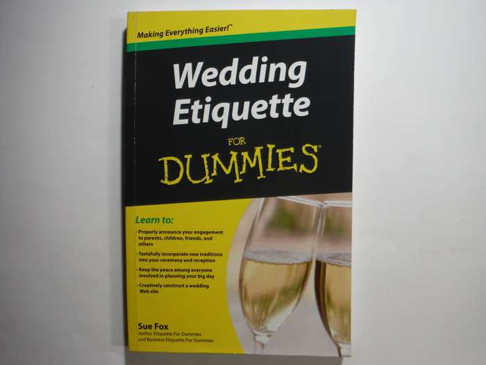Wedding Etiquette for Dummies - Softcover - Sue Fox