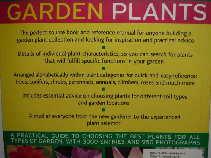 The Illustrated Encyclopedia of Garden Plants - Softcover - Andrew Mikolajski
