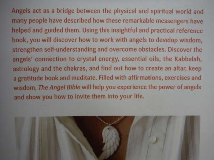 The Angel Bible : The Definitive Guide to Angel Wisdom - Paperback - Hazel Raven