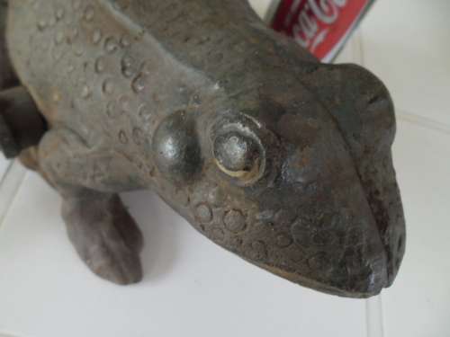 Heavy Cast iron water springler Frog not tested