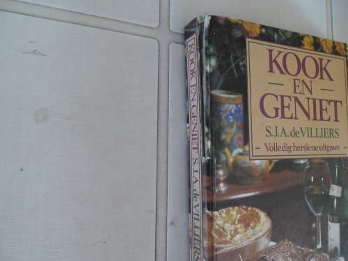 Kook en Geniet 50 Goue Jare hard cover book