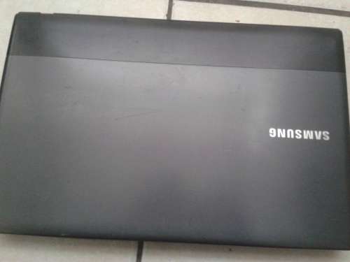 SAMSUNG Core i3 2350M  2.3GHZS CPU,4G RAM , 590G HARD DRIVE,
