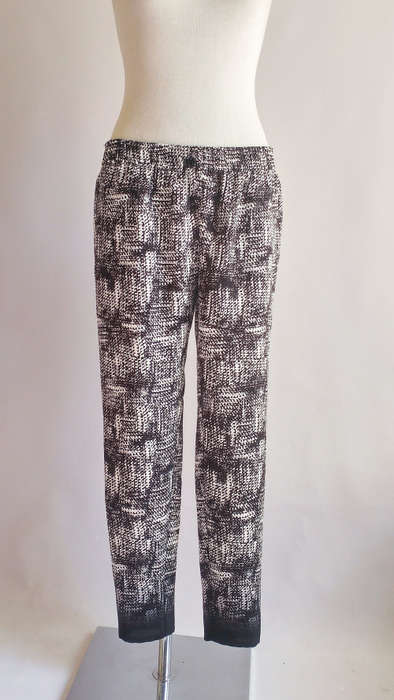 Witchery ladies black and white summer pants Size 10