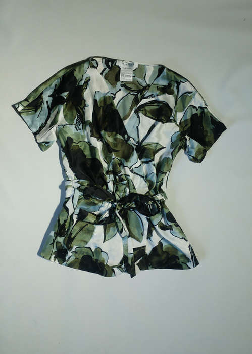 MaxMara Pure Silk Top with tie belt Size M