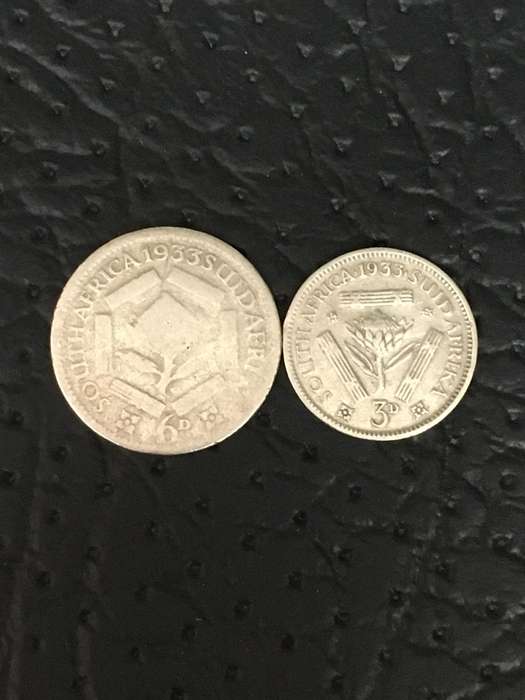 COLLECTION OF 2 UNION OF SOUTH AFRICA 1933 COINS (6D & 3D)