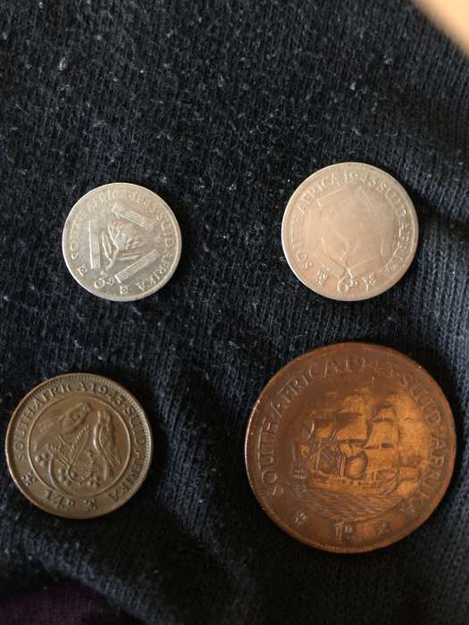 COLLECTION OF 4 UNION OF SOUTH AFRICA 1943 COINS (6D, 3D, 1D & 1/4D)