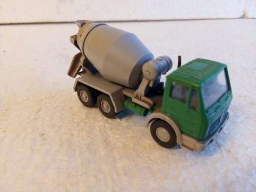 HO WIKING CEMENT TRUCK