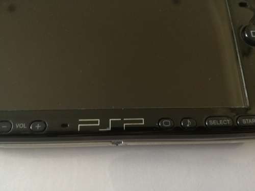 PSP-3004 + 8GIG MEMORY CARD + 11 GAMES & MORE