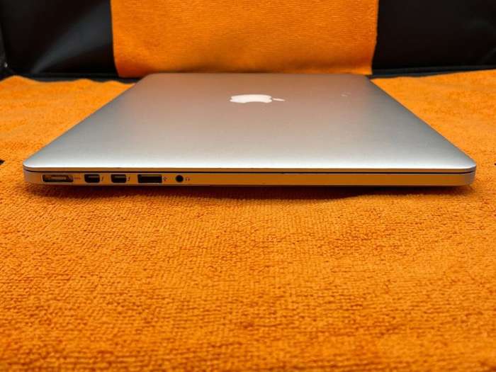 Apple macbook pro 15 inch Retina Display 2015 Model Quad core i7