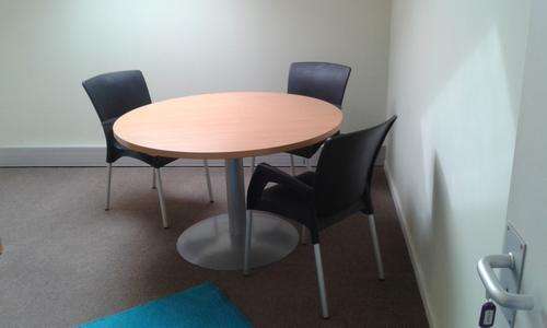 Round Meeting Table + 3 Star Arm Chairs