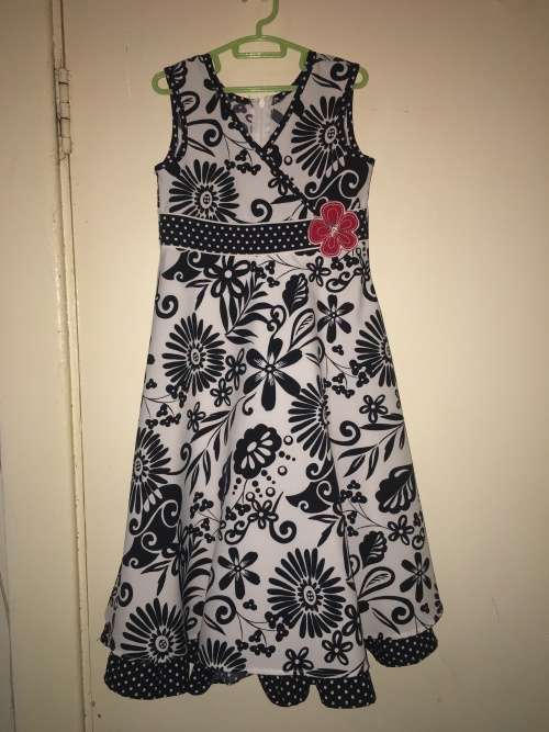 Beautiful Woolworths Dress - 6-7 Years -  Good Condition