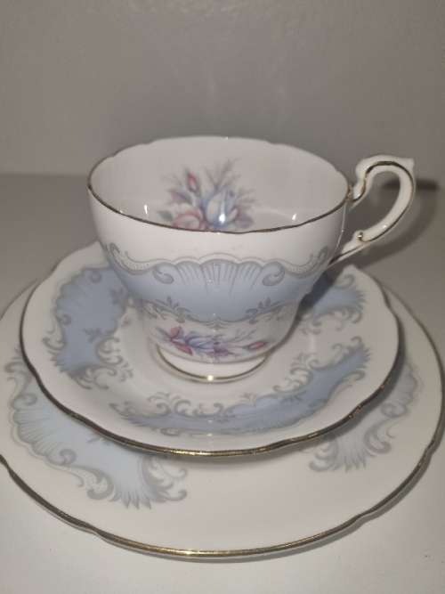 Paragon Fine Bone China Trio - Concerto - By appointment to her Majesty the Queen