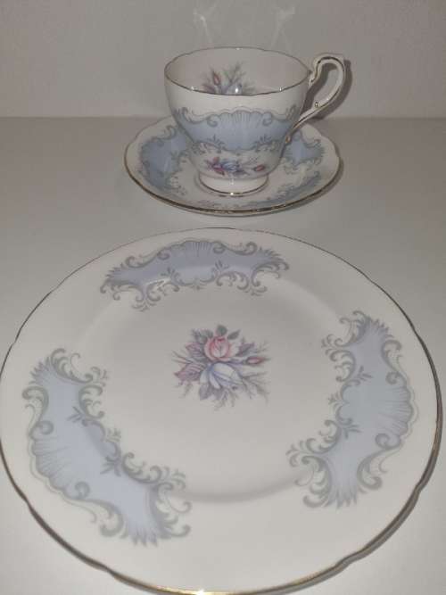 Paragon Fine Bone China Trio - Concerto - By appointment to her Majesty the Queen