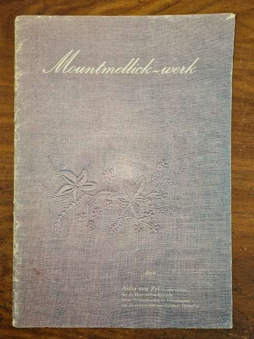 Mountmellick-werk deur Anita van Zyl - 26 Bladsy Handleiding