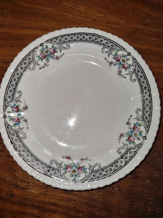 Phoenix China Small plate - Made in England - Diameter 17.5cm