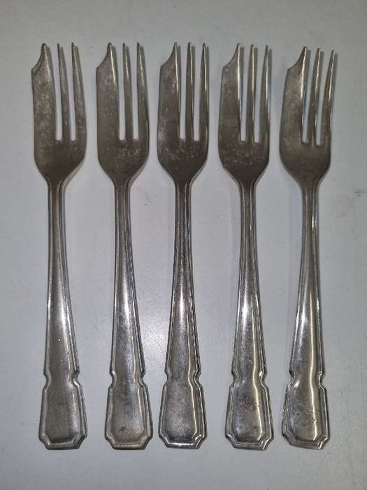 5 x Vintage Silver Plated Cake Forks