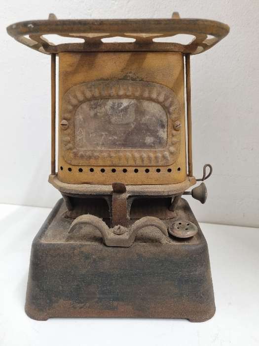 Antique Cast Iron Beatrice Kerosene stove