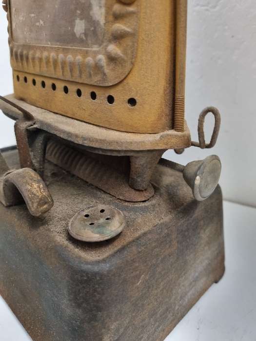 Antique Cast Iron Beatrice Kerosene stove