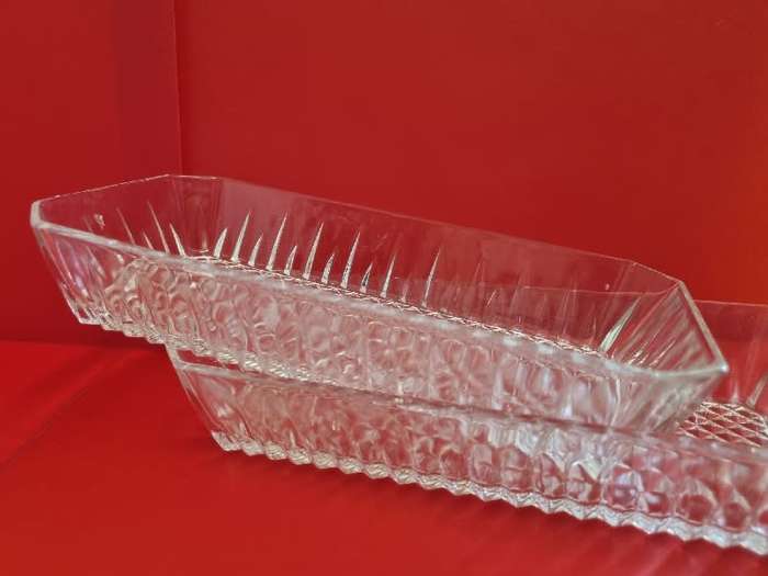 2 x Vintage Glass dishes - 20cm x 10cm each