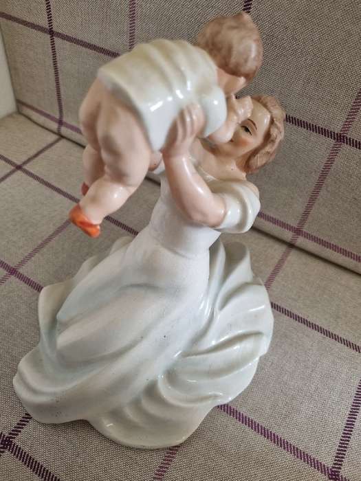 Most Beautiful Vintage Friedel Germany Large Figurine - Mother and Baby - Height - 19cm