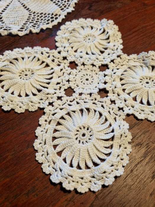 6 x Vintage Crochet Doilies