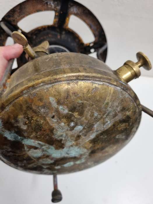 Vintage Primus stove - Some rust - See pictures