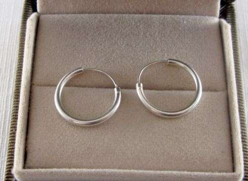 SALE! Vintage 925 Sterling Silver Hoop Earrings.