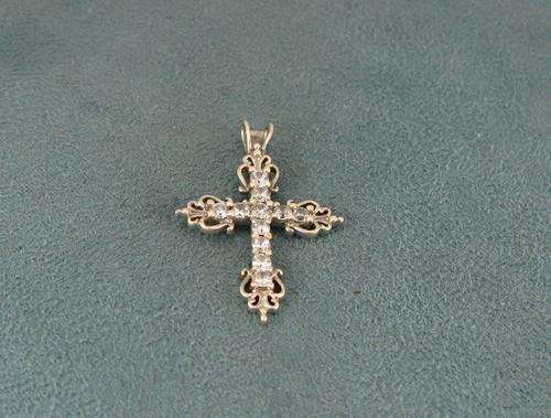 Beautiful 925 Silver Cross Pendant with CZ Stones.