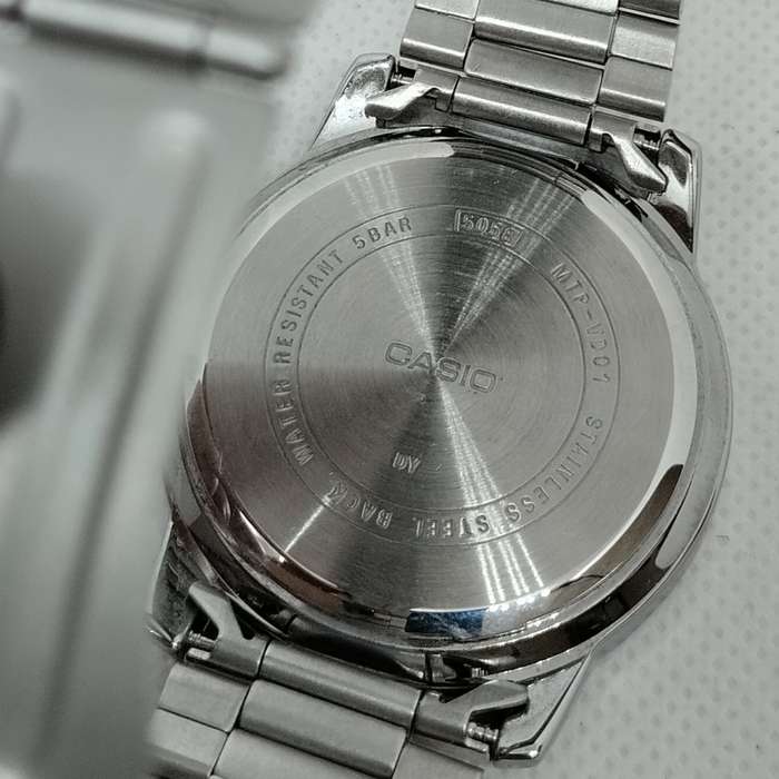 Casio Men`s Watch with Box and Papers #W0024