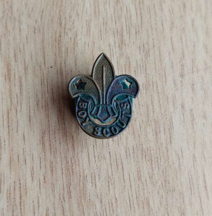 Vintage 1950s Boy Scouts Lapel Badge.