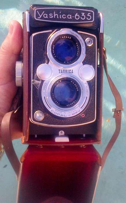 VINTAGE YASHICA  635 COLLECTORS ITEM GOOD CONDITION