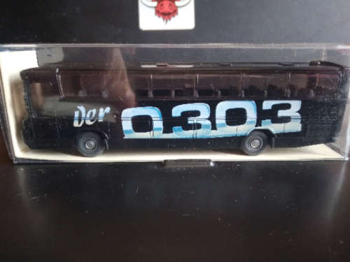 Wiking MB O303-RHD touring Bus - 1/87 Scale