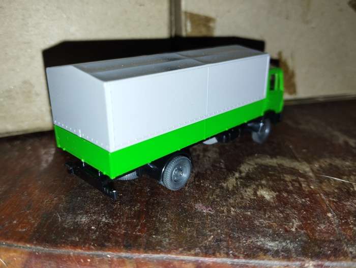 Wiking Mercedes Benz LP814 Truck - 1/87 Scale