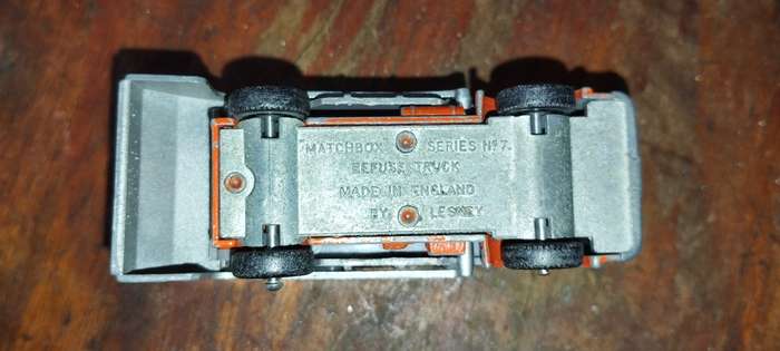 Vintage Matchbox Refuse Truck No 7 - Regular Wheels