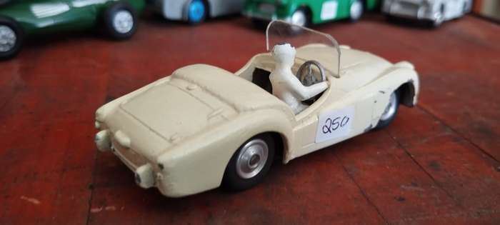 Corgi Triumph TR3  - 305 - 1/43 Scale