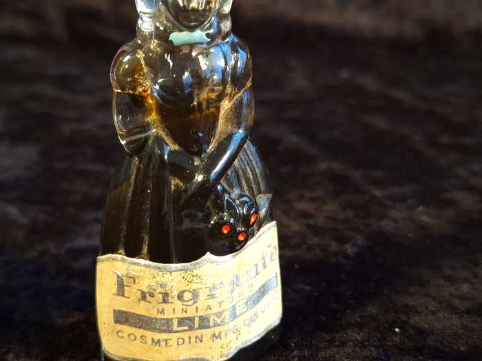 Beautiful Vintage Glass Liquor Bottle.