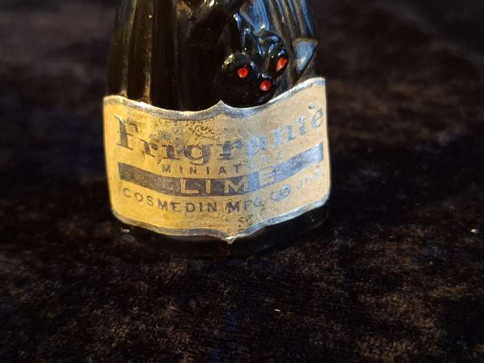 Beautiful Vintage Glass Liquor Bottle.