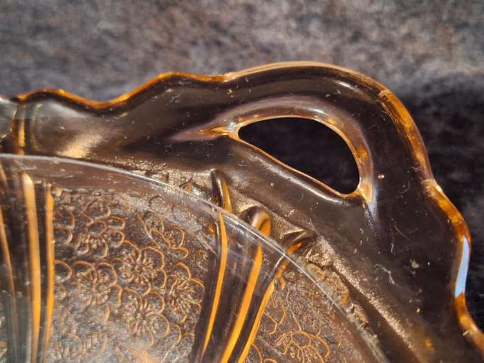Beautiful Vintage Pressed Glass Fruit Bowl.