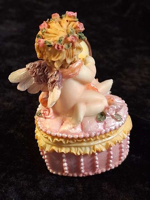 Resin Heart Shape Trinket Box with Cherub