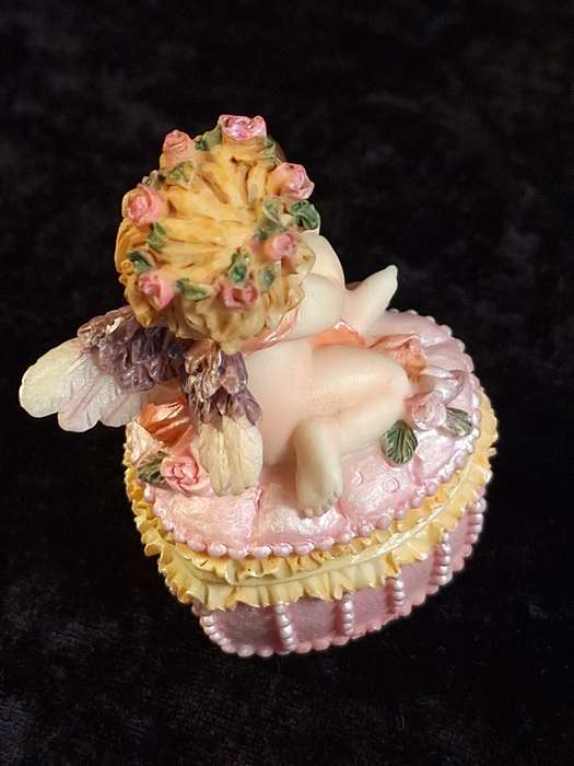 Resin Heart Shape Trinket Box with Cherub