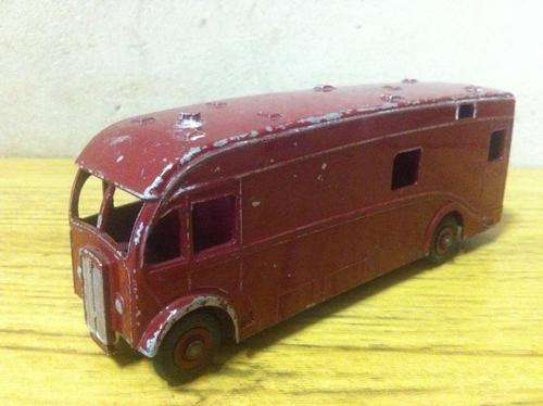 DINKY 581 - HORSE BOX - BRITISH RAILWAYS