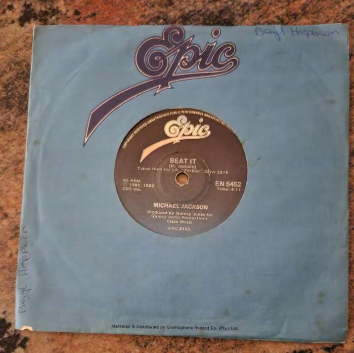MICHAEL JACKSON Beat It / Get On The Floor - 7 Inch (VG+/Generic) Epic EN5452 SA Pressing 1983