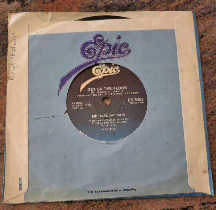 MICHAEL JACKSON Beat It / Get On The Floor - 7 Inch (VG+/Generic) Epic EN5452 SA Pressing 1983