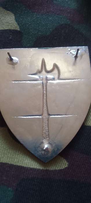 SADF/SA ARMY  84 SIGNAL UNIT  SHOULDER FLASH - WITH PINS